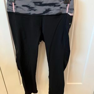Lululemon size 4 black crop leggings